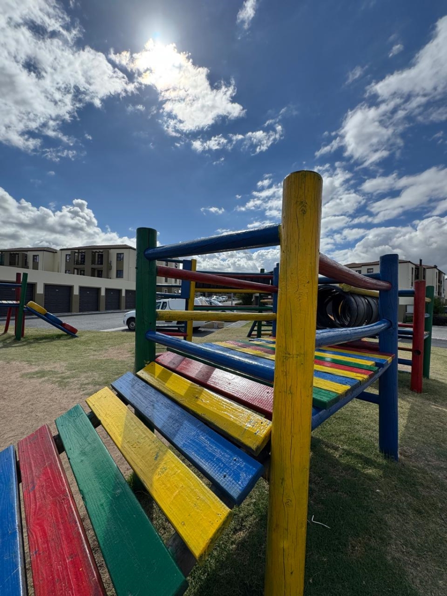 To Let 1 Bedroom Property for Rent in Guldenland Western Cape